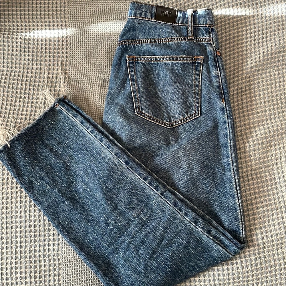 DARK WASH URBAN OUTFITTERS JEANS
